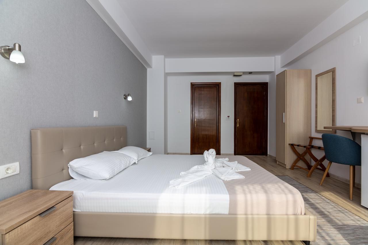Adriano Pe Plaja Belona Hotel Eforie Bagian luar foto